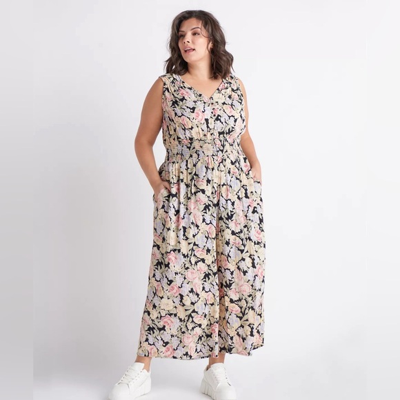 BLACK TAPE Trendy Plus Size Elasticized-Waist Jumpsuit Size 1X - Picture 1 of 10